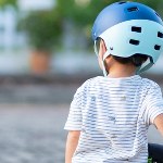 Jak wybrać bezpieczny kask na rower i hulajnogę? Nowe przepisy już wkrótce