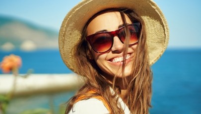 Jak wybrać okulary przeciwsłoneczne? Kolor soczewek a ochrona zdrowia