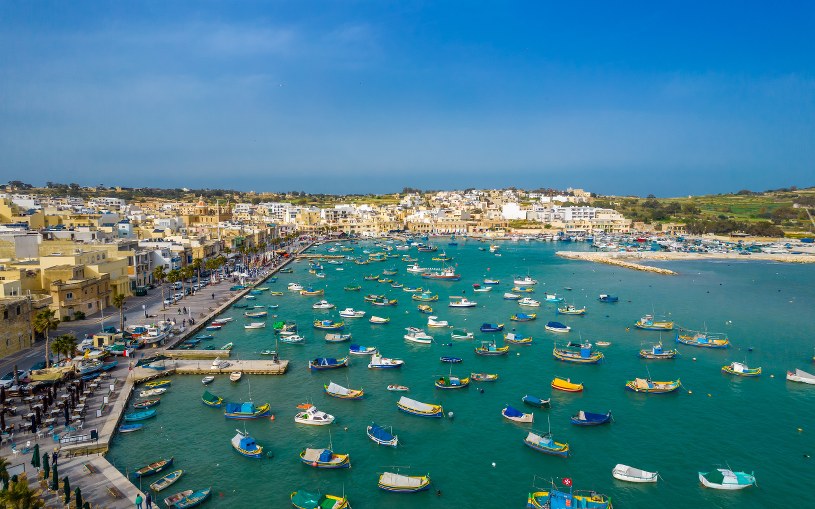 Jak wygląda zima na Malcie? Mieszkaniec wyspy Gozo rozwiewa wątpliwości. "Pola pokrywają się kwiatami"