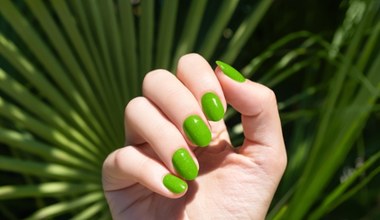 Jak wykonać trwały manicure hybrydowy w domu i cieszyć się perfekcyjnymi paznokciami