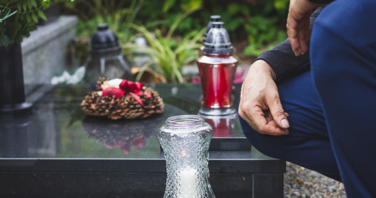Jak wynika z modelu IMGW, pogoda w Dzień Wszystkich Świętych i Zaduszki będzie jesienna. Będzie padał deszcz, a w nocy pojawią się przymrozki /encierro /123RF/PICSEL