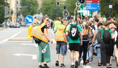 Jak wyprzedzać pielgrzymkę? Zrobisz to źle i nawet 500 zł mandatu