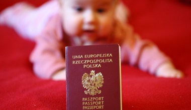 Jak wyrobić paszport dla dziecka i czy wniosek można złożyć online?