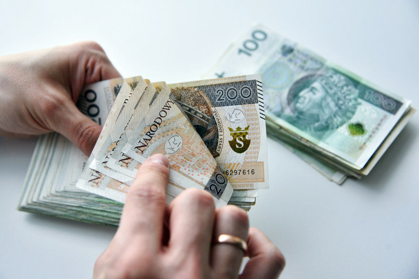 Jak wystąpienie prezesa NBP przełoży się na raty kredytów? /Bartłomiej Magierowski /East News
