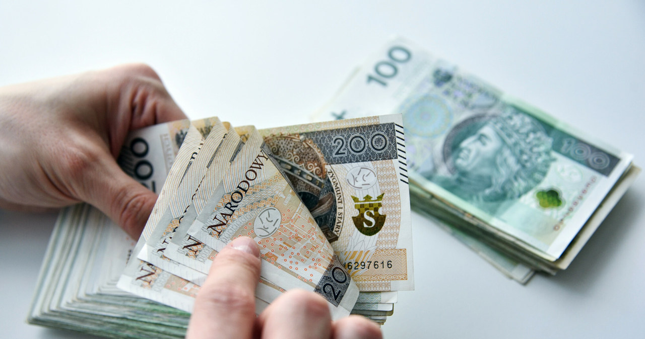 Jak wystąpienie prezesa NBP przełoży się na raty kredytów? /Bartłomiej Magierowski /East News
