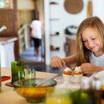 Jak zachęcić dziecko do próbowania nowych smaków?
