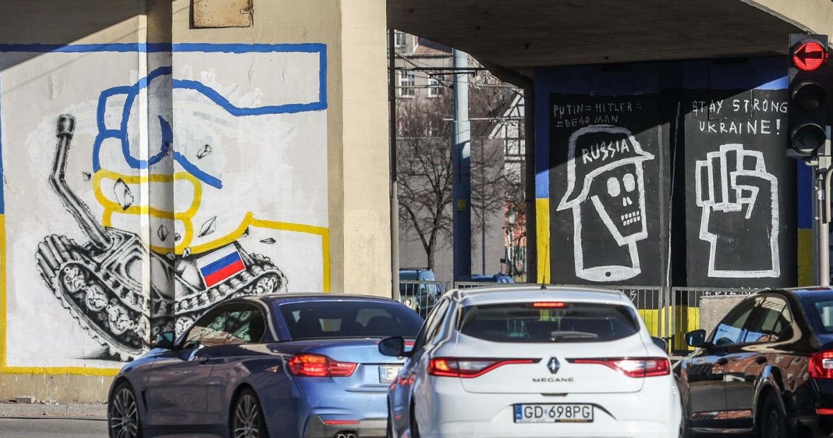 Jak zachować się w razie wypadku lub kolizji z autem na ukraińskich numerach rejestracyjnych? /KAROLINA MISZTAL/REPORTER /Agencja SE/East News