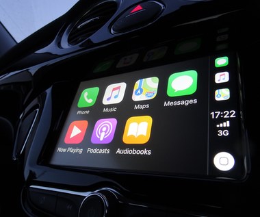 Jak zainstalować i połączyć iPhone z Apple CarPlay?