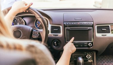 Jak zainstalować i uruchomić ulubioną aplikację w Android Auto?