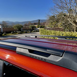Jak zamontować relingi dachowe w samochodzie?
