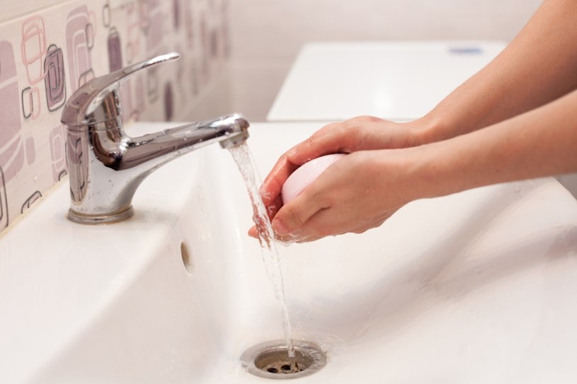 Jak zapobiec chorobie? Dbaj o higienę! /123RF/PICSEL