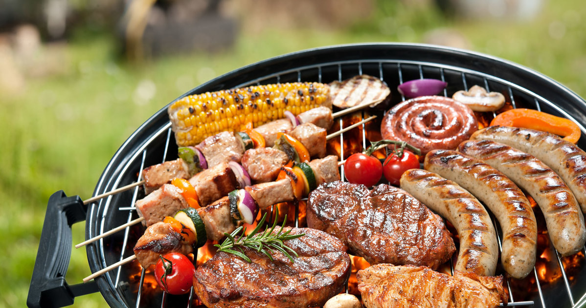 Jak zastąpić mięso na grillu? Okazuje się, że można to zrobić w łatwy i smaczny sposób. /123RF/PICSEL