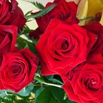Jak zasuszyć róże, żeby nie straciły koloru i kształtu? Pomoże popularny kosmetyk 