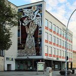 Jak zdobyć darmowe mieszkanie i pracę w największej hucie stali Niemiec?