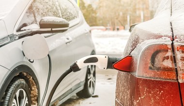 Jak zimą spada zasięg samochodów elektrycznych? Czasem nawet o 35 proc.