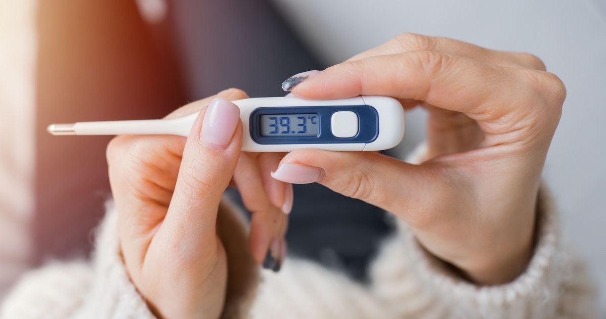 Jak zioła mogą łagodzić objawy gorączki? /123RF/PICSEL