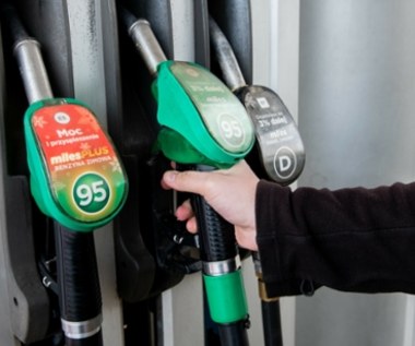 Jak zmieniły się ceny paliw 1 stycznia 2023? Sprawdziliśmy to