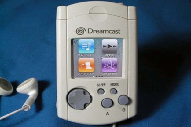 Jak ?zmiksować? przenośnego Dreamcasta i iPoda Nano?  Ano tak /Gadżetomania.pl