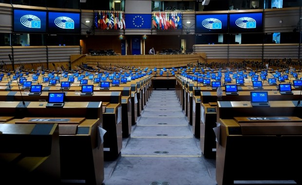 Jak zmusić europosłów do obecności? Rusza eksperyment w Parlamencie Europejskim