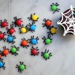 Jak zrobić babeczki z lukrową pajęczyną na Halloween?