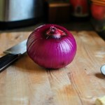 Jak zrobić cebulę z miodem na kaszel?