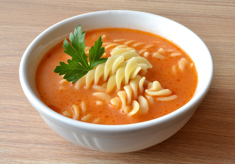Jak zrobić dobrą zupę pomidorową? /123RF/PICSEL
