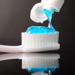 Jak zrobić domową pastę do zębów?