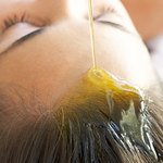 Jak zrobić olej przyspieszający wzrost włosów?