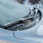 Jak zrobić skuteczny odmrażacz do szyb? Te dwa składniki masz w domu