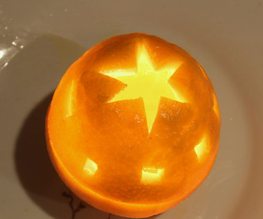Jak zrobić świąteczny lampion z pomarańczy?