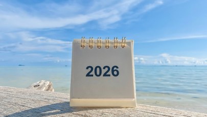 Jak zyskać 3 tygodnie odpoczynku, wykorzystując tylko połowę urlopu? Sprytne planowanie w 2026!