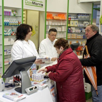Jaka będzie reklama produktu leczniczego kierowana do publicznej wiadomości w aptekach? /AFP