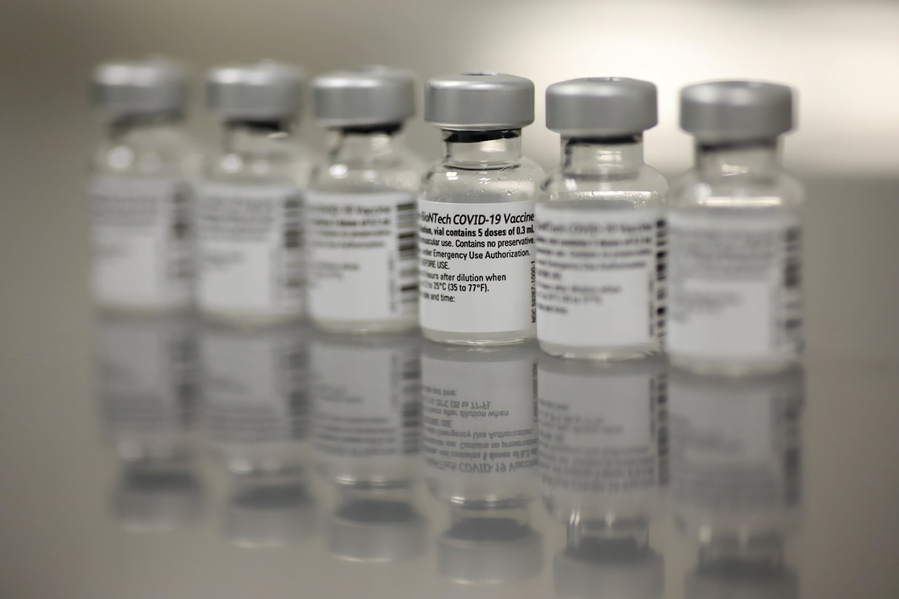Jaka jest główna przyczyna utylizacji szczepionek przeciwko Covid-19 w Polsce?