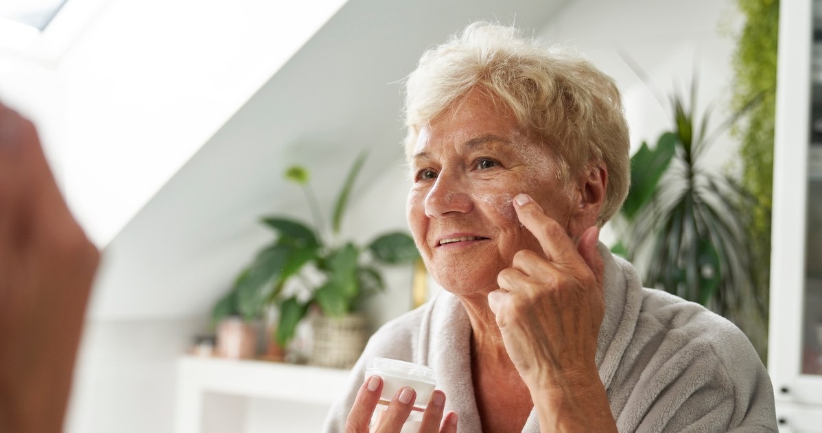 Jaka maść na zmarszczki i suchą skórę? Kosztuje grosze, a działa cuda. Szukaj w aptece /123RF/PICSEL
