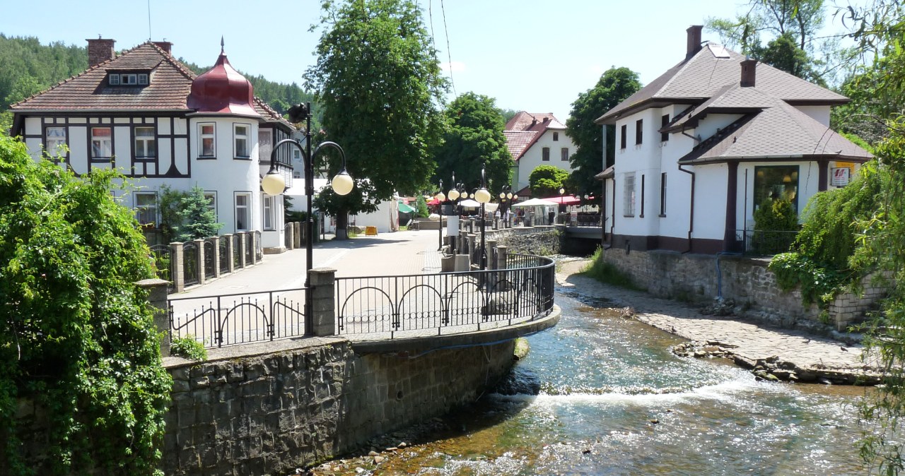 Jaki jest czas oczekiwania na wyjazd do sanatorium w ramach NFZ na 2026 rok? /Kroton /Wikimedia