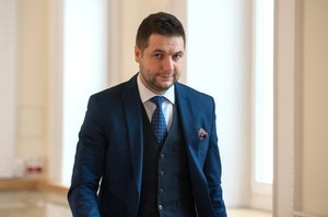 ​Jaki wchodzi do gry o Warszawę