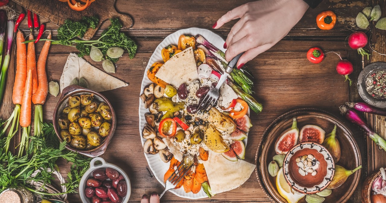 Jaki wpływ może mieć dieta na ryzyko infekcji COVID-19? /vicushka /123RF/PICSEL