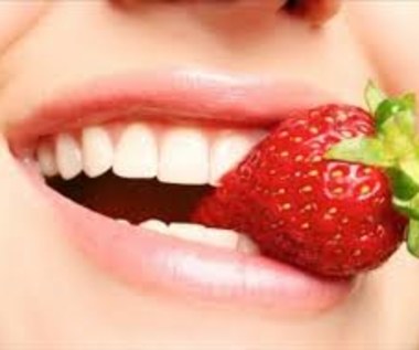 Jakich produktów unikać, aby zachować zdrowe zęby?