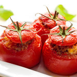 Jakie ciekawe dania można przyrządzić z pomidorów? 