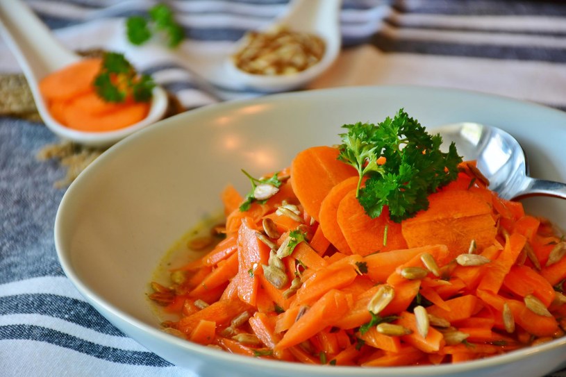 Jakie potrawy z pomarańczowych warzyw warto przygotować? /123RF/PICSEL