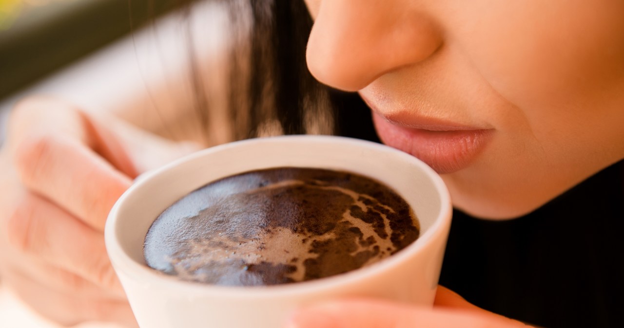 Jakie są negatywne konsekwencje spożywania kawy w drugiej połowie dnia? /123RF/PICSEL