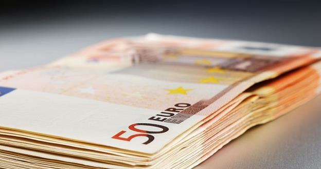 Jakie są szanse na tańsze euro na wakacje? /&copy;123RF/PICSEL