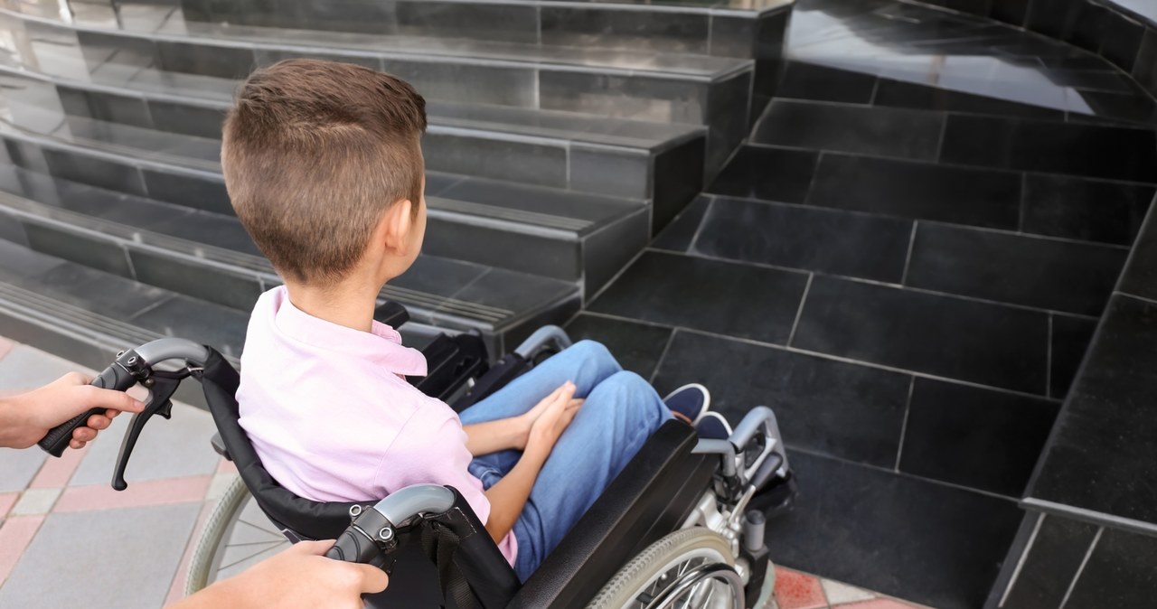 Jakie świadczenia przysługują na niepełnosprawne dziecko? Ile pieniędzy otrzymują rodzice? /123rf.com /123RF/PICSEL