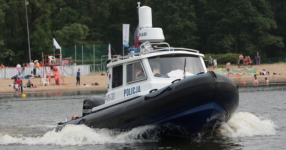 Jakie uprawnienia ma policja wodna? /Wojtek Tolyz /Reporter