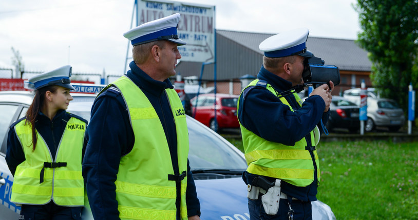 Jakie warunki trzeba spełnić, żeby zostać policjantem? /Adam Staskiewicz/ /East News