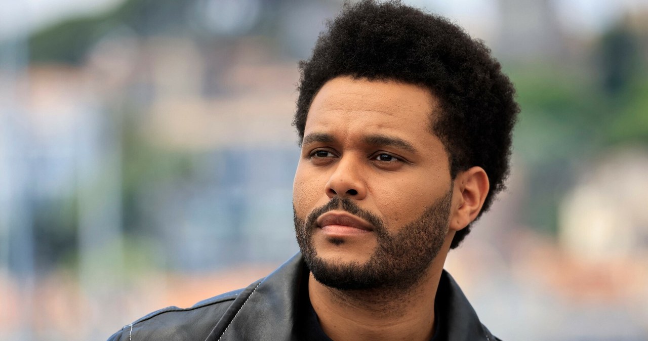 Jakimi samochodami jeździ The Weeknd? /VALERY HACHE/AFP/East News /