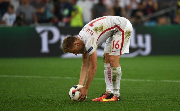 Jakub Błaszczykowski szykuje sie do strzału z rzutu karnego /PAP/Bartłomiej Zborowski /PAP