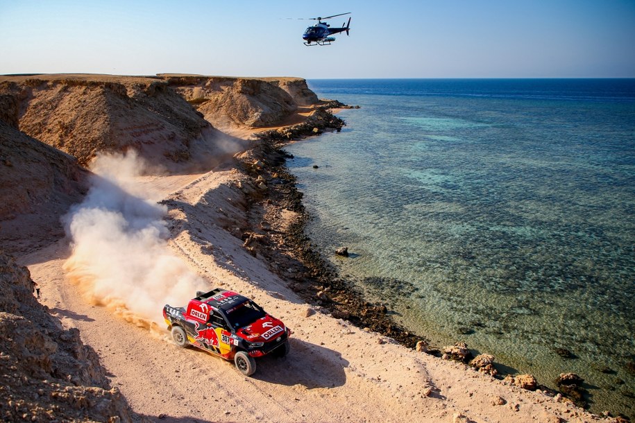 Jakub Przygoński na trasie Rajdu Dakar /	Julien Delfosse /PAP/EPA