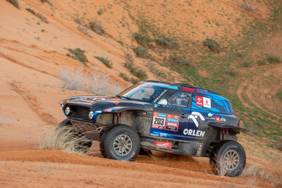 Jakub Przygoński zajął 11. miejsce na piątym etapie Rajdu Dakar /Gerard Laurenssen /PAP/EPA