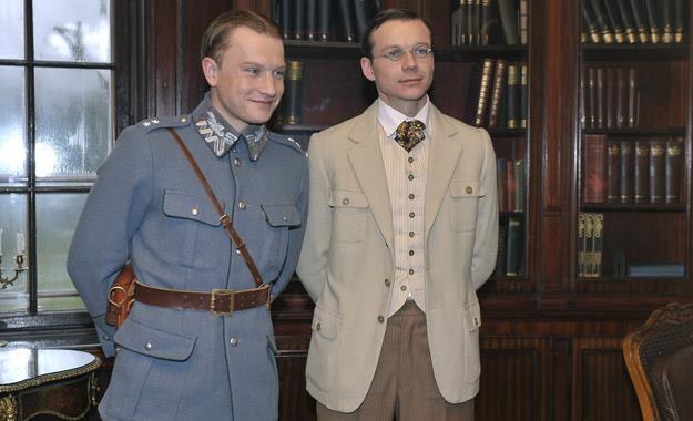 Jakub Wesołowski i Lesław Żurek na planie serialu "1920. Wojna i miłość" /AKPA